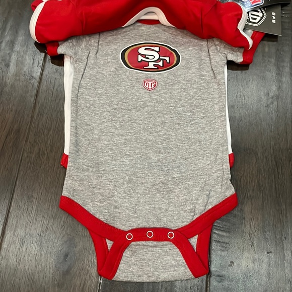 NFL | San Francisco 49ers 3pk Onesies - Picture 3 of 4